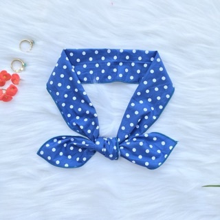 Khăn turban dài màu xanh chấm bi trắng 0