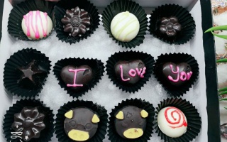 Chọn quàn tặng gì cho bạn gái mới quen dịp Valentine 14.2