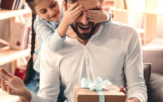 Bạn đang muốn tạo niềm vui cho cha ngày father's day