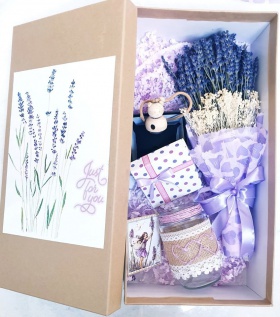Hộp quà lavender cao cấp kèm tinh dầu và lọ sang chảnh