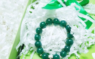 Ý nghĩa của việc tặng vòng tay đá phong thủy nhân dịp sinh nhật