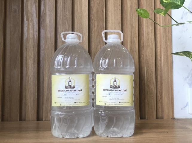 Rượu trắng Hương Quê - tinh túy của những hạt gạo thơm ngon