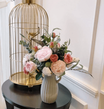 Bình hoa lụa phối hợp tinh tế sang trọng