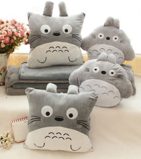 Bộ chăn, gối, ủ tay 3 trong 1 hình totoro đáng yêu