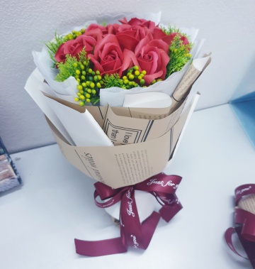 Bó hoa hồng đỏ 7b kèm hoa điểm