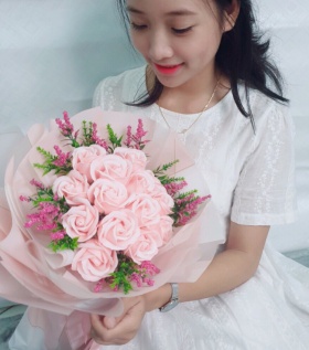Bó hoa hồng sáp thơm cao cấp 15 bông