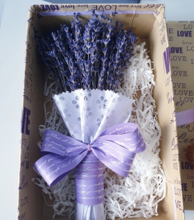 Bó hoa Lavender cầm tay