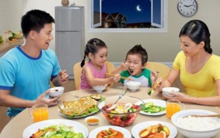 Bữa tối gia đình vui vẻ cho sức khỏe tuyệt vời