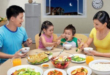 Bữa tối gia đình vui vẻ cho sức khỏe tuyệt vời