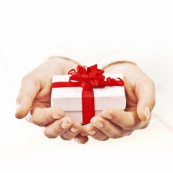Gợi ý mua quà sinh nhật tặng bạn gái đẹp và rẻ