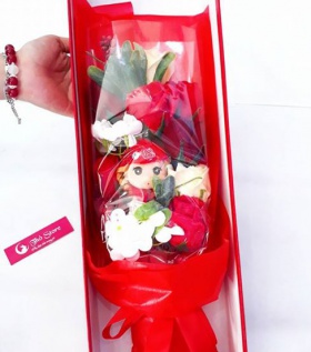 Hộp hoa hồng sáp cao cấp kèm búp bê