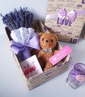 Hộp hoa lavender cái cấp kèm túi thơm, gấu và thiệp