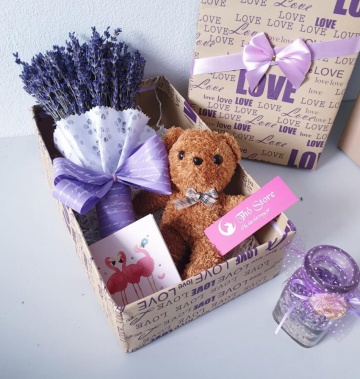 Hộp hoa lavender cái cấp kèm túi thơm, gấu và thiệp