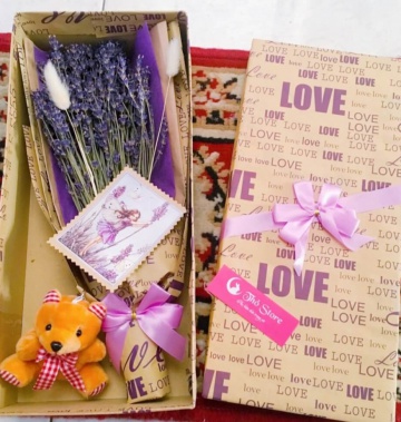 Hộp hoa Lavender cao cấp kèm gấu và thiệp hoa