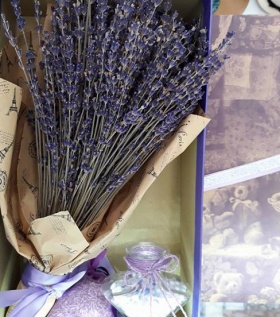 Hộp Hoa Lavender cao cấp kèm túi thơm ( 160 cành)