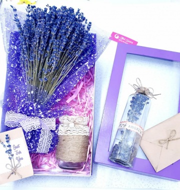 Hộp Lavender  kèm bình hoa lưu giữ kỷ niệm