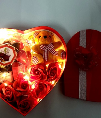 Hộp quà Socola trái tim phát sáng