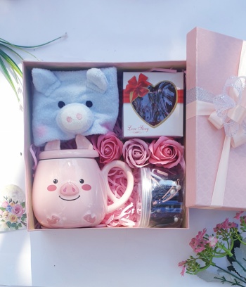 Socola Valentine + Cốc sứ heo hồng đáng yêu