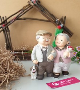 Tượng ông bà anh đi dạo