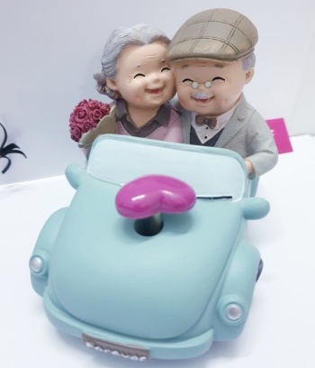 Tượng ông bà anh mẫu oto