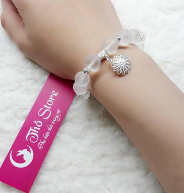 Vòng tay đá thạch anh phong thủy màu trắng