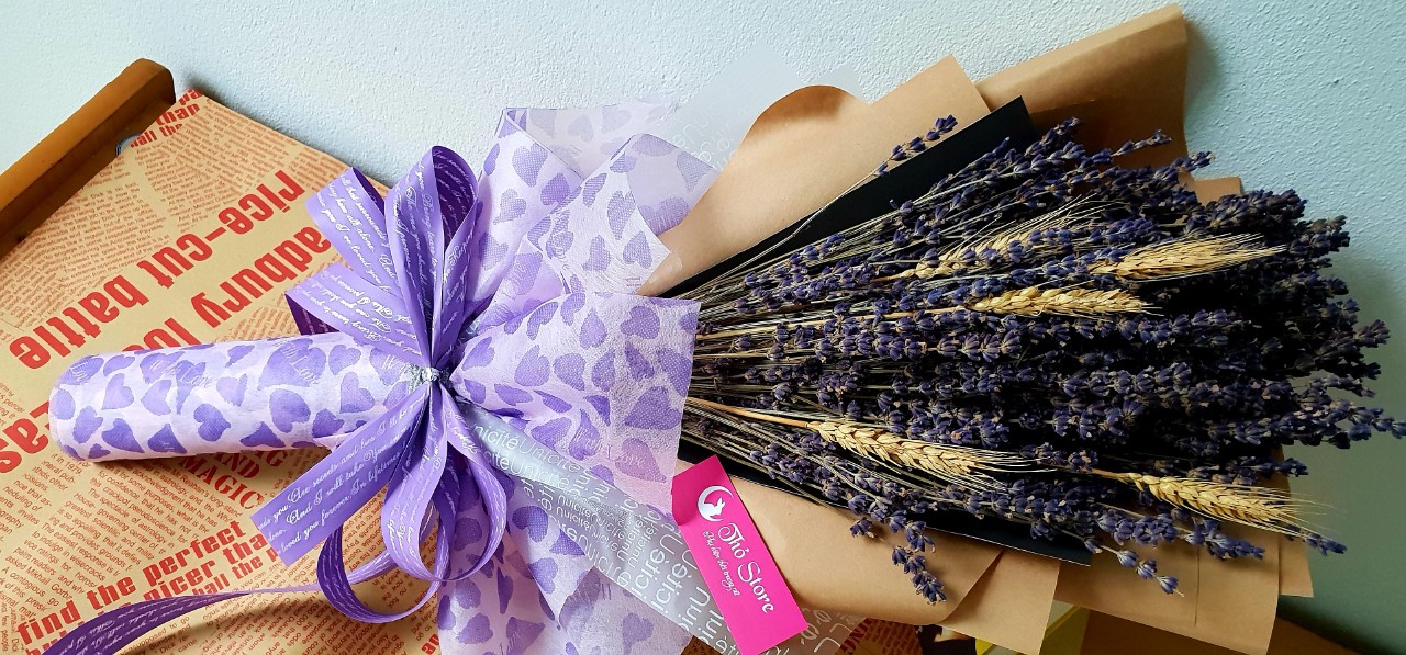 dien hoa da nang bo hoa lavender cam tay